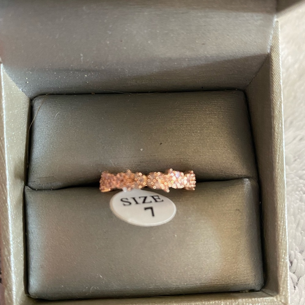 Fragrant Jewels Chance to Shine ring Size 7 Rose Gold Collectors Ring